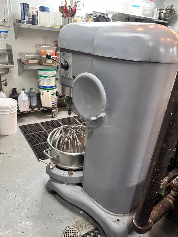 Excellent Hobart  H-600 60 Qt. Planetary Floor Mixer  - 220V, 3 Phase, 2 hp Tested and Working! - Image 8 of 12
