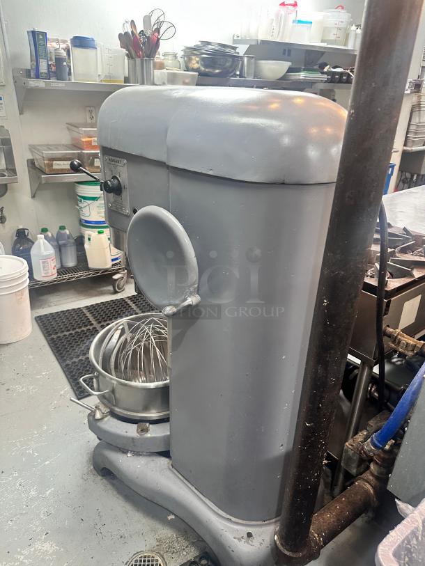 Excellent Hobart  H-600 60 Qt. Planetary Floor Mixer  - 220V, 3 Phase, 2 hp Tested and Working! - Image 9 of 12