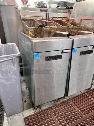 Excellent Vulcan 1VEG35M 35 Lbs. Natural Gas Floor Model Fryer - 70,000 BTU Tested and Working!