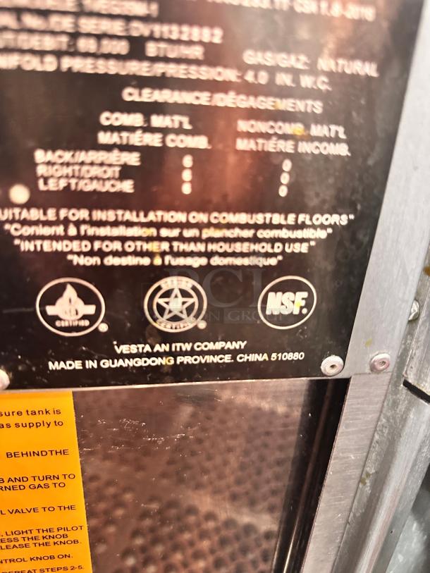 Excellent Vulcan 1VEG35M 35 Lbs. Natural Gas Floor Model Fryer - 70,000 BTU Tested and Working! - Image 13 of 14