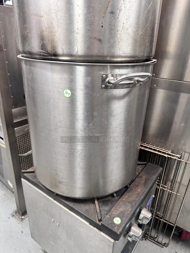 Vigor 100 Qt. Heavy-Duty Stainless Steel Aluminum-Clad Stock Pot with Cover - Image 5 of 10