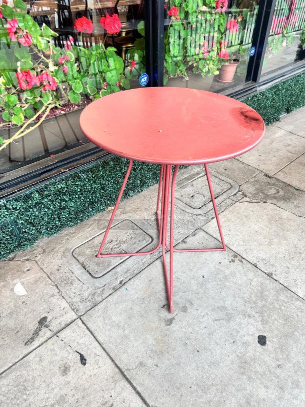 Round Patio Table - Image 2 of 3