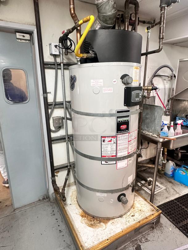 Excellent Bradford UCG-100H-199-3N 100 Gallon 199,999 BTU Commercial Water Heater Tested and Working! - Image 2 of 11