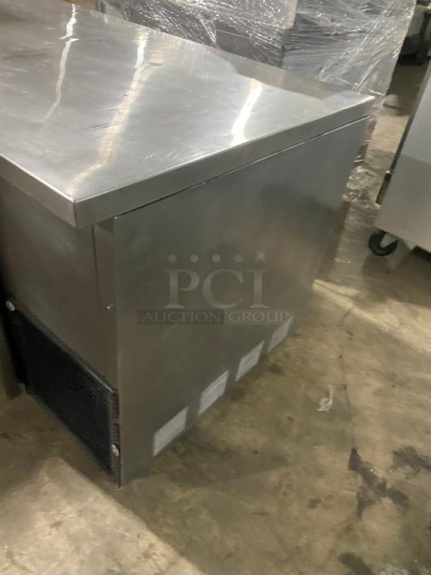 True Commercial Stainless Steel 4 Drawer Refrigerated Worktop Cooler! On Legs! 115V 1 Phase! - Image 2 of 7