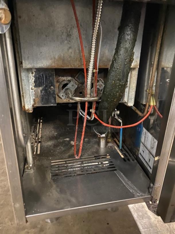 Rosito Bisani Commercial Stainless Steel Natural Gas Powered Single Chamber Pasta Cooker! With 12 Gallon Water Chamber! With Top-Mount Water Faucet! With Back Splash! Model: CPG1 SN: 1717.0175! On Legs! - Image 7 of 9