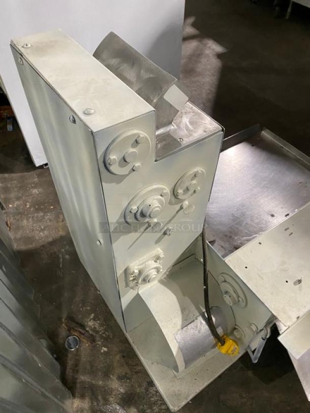 Acme 7 Series Commercial Stainless Steel Electric Powered Countertop Pizza Dough Roller/Sheeter Machine! Model: 7 SN: 7-2375! 115V 1 Phase! - Image 4 of 9