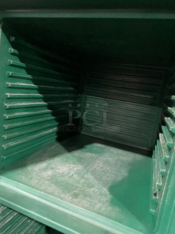 Cambro Commercial Kentucky Green Half Door Insulated Ultra Camcart Mobile Food Pan/Tray Carrier! With 24-Pan Capacity! On Casters! - Image 6 of 7