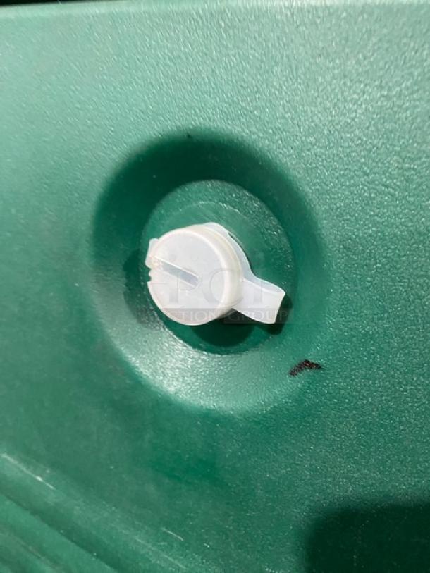 Cambro Commercial Kentucky Green Half Door Insulated Ultra Camcart Mobile Food Pan/Tray Carrier! With 24-Pan Capacity! On Casters! - Image 7 of 7