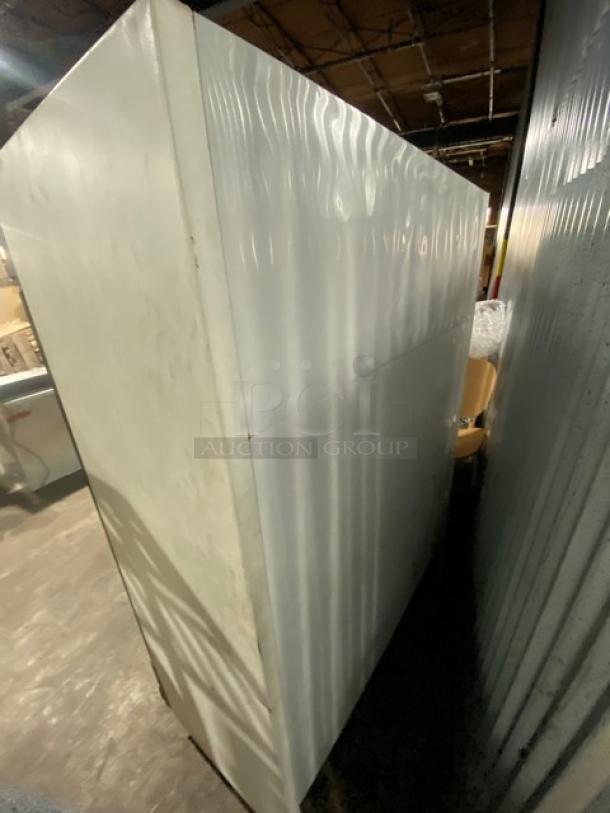 True Commercial Double Glass Swing Door Reach In Merchandiser Freezer! With Poly Coated Wire Racks! Model: GDM-49F SN: 1-4576644! 115/208-230V 1 Phase! - Image 3 of 9