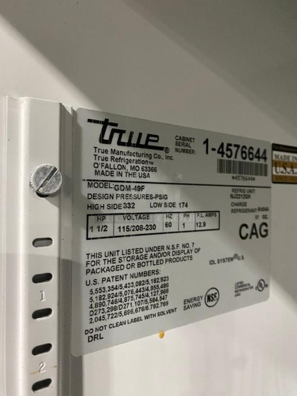 True Commercial Double Glass Swing Door Reach In Merchandiser Freezer! With Poly Coated Wire Racks! Model: GDM-49F SN: 1-4576644! 115/208-230V 1 Phase! - Image 8 of 9