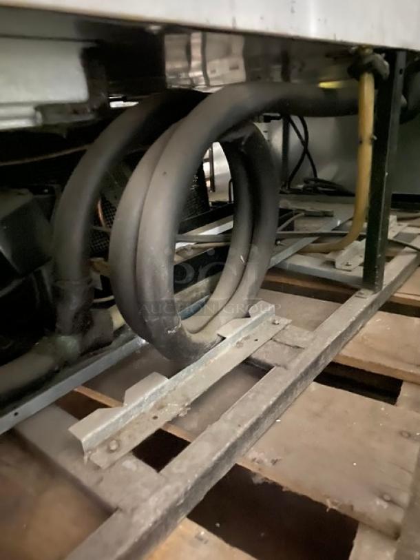 True Commercial Double Glass Swing Door Reach In Merchandiser Freezer! With Poly Coated Wire Racks! Model: GDM-49F SN: 1-4576644! 115/208-230V 1 Phase! - Image 9 of 9