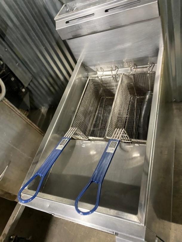 American Range Commercial Stainless Steel Natural Gas Powered Deep Fat Fryer! With Back Splash & Basket Hanger! With Frying Baskets! On Legs! - Image 5 of 9