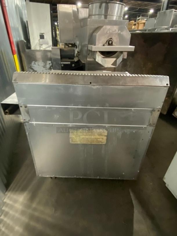 U.S. Range By Garland Commercial Stainless Steel Natural Gas Powered Double Hot Top Range/Oven Combo! With Thermostatic Controls! With Wire Oven Rack! Model: C836-1-1 SN: 1611100181933! - Image 3 of 9