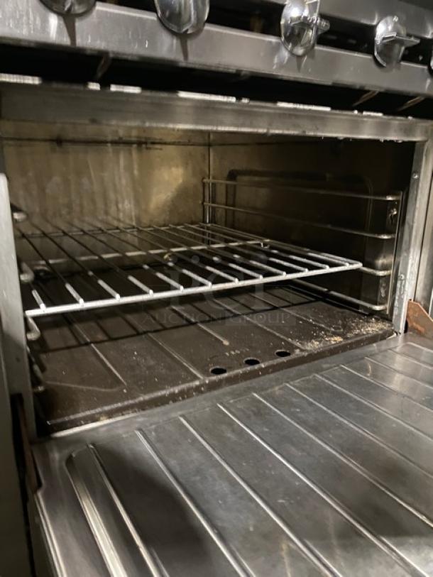 U.S. Range By Garland Commercial Stainless Steel Natural Gas Powered Double Hot Top Range/Oven Combo! With Thermostatic Controls! With Wire Oven Rack! Model: C836-1-1 SN: 1611100181933! - Image 7 of 9