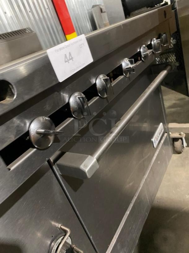 U.S. Range By Garland Commercial Stainless Steel Natural Gas Powered Double Hot Top Range/Oven Combo! With Thermostatic Controls! With Wire Oven Rack! Model: C836-1-1 SN: 1611100181933! - Image 8 of 9