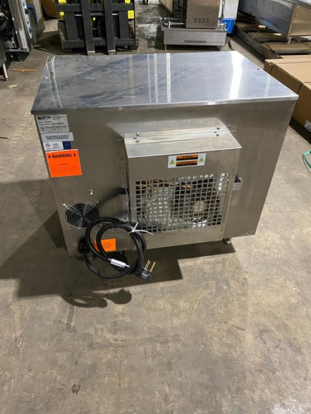 Doyon Commercial Stainless Steel Electric Powered Half Size Countertop Convection Oven! Model: DCOT5 SN: 244010090821! 208V 1 Phase! - Image 3 of 8