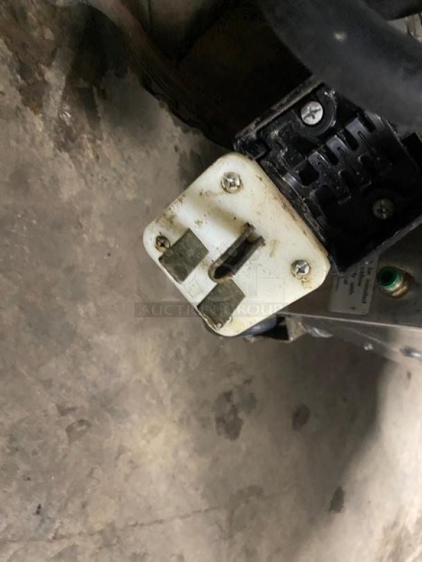 Winston Cvap Silver Edition Commercial Stainless Steel Electric Powered Half Size Undercounter Cook-N-Hold Oven! With Built In Pan Racks! Model: CAC507GR SN: 20170727-0001! 208V 1 Phase! On Casters! - Image 9 of 9