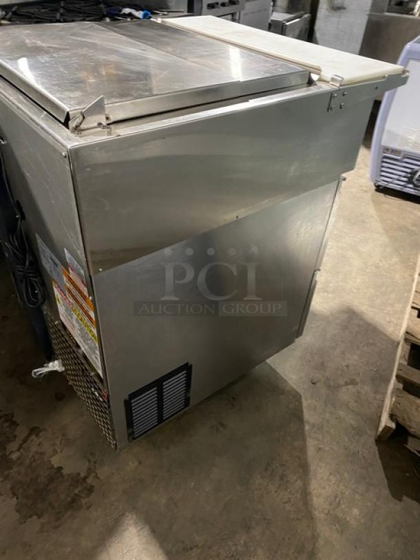 Delfield Commercial Stainless Steel 2 Drawer Refrigerated Mega Top Salad/Sandwich Prep Table! With Removable Cutting Board! Model: 18MC32P-BI SN: 2112820102419! 115V 1 Phase! On casters! - Image 4 of 9