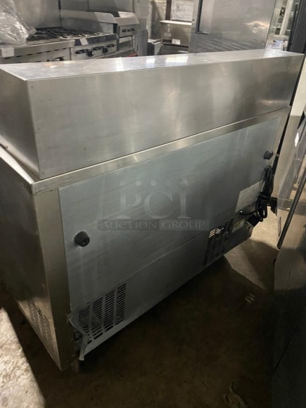 Everest Commercial Stainless Steel 2 Door Refrigerated Bain Marie Style Mega Top Pizza Prep Table! With Poly Coated Wire Racks! Model: EPBNR2 SN: BPBNR216040039! 115V 1 Phase! On Casters! - Image 4 of 9