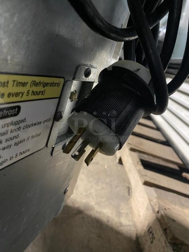 Everest Commercial Stainless Steel 2 Door Refrigerated Bain Marie Style Mega Top Pizza Prep Table! With Poly Coated Wire Racks! Model: EPBNR2 SN: BPBNR216040039! 115V 1 Phase! On Casters! - Image 9 of 9