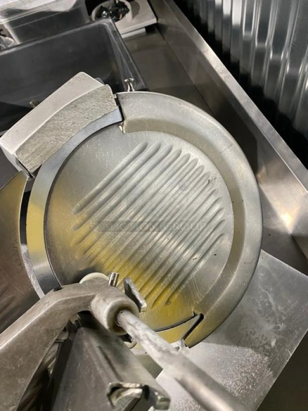 Fleetwood Commercial Stainless Steel Electric Powered Countertop Deli Meat Slicer! With 12" Blade! Model: 412E SN: 412C9427529! 115V 1 Phase! On Legs! - Image 5 of 8