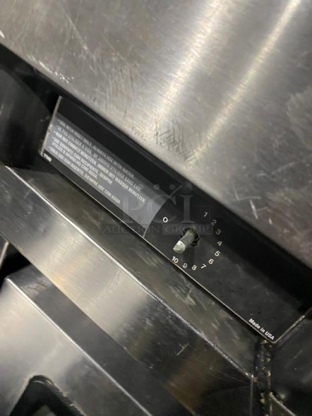 Vollrath Commercial Stainless Steel Electric Powered Countertop Hot Food Warmer! Model: 1001 SN: W268-00227055-068! 120V! On Legs! - Image 5 of 7