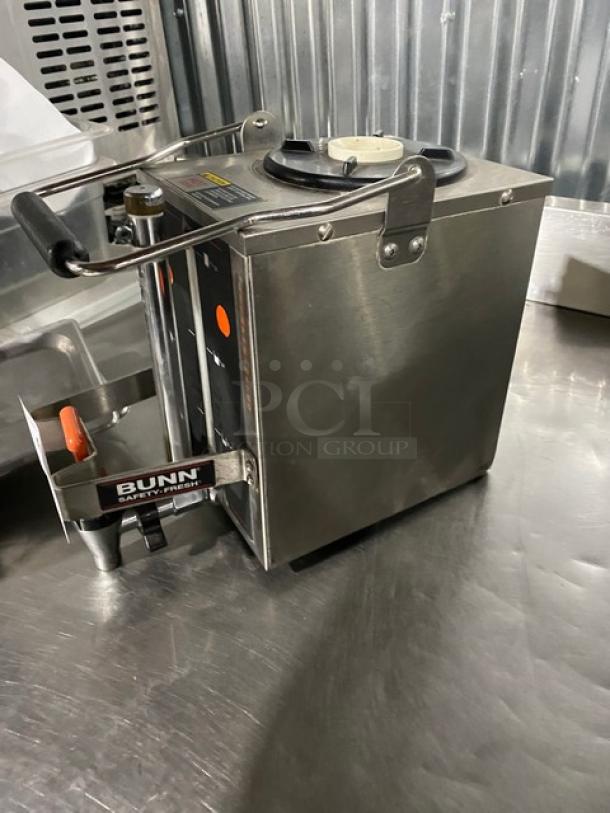 Bunn Commercial Stainless Steel Decaffeinated Style Portable 1.5 Gal. Safety-Fresh Coffee Server! With Easy Carry Top Handle! - Image 2 of 5