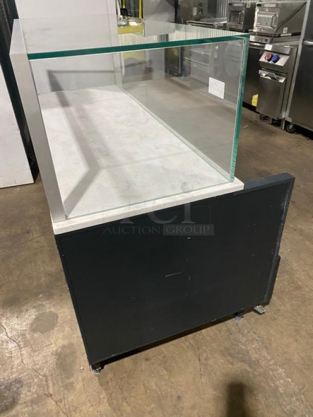 Structural Concepts Starbucks Style Commercial Black Refrigerated Multi-Level Open Grab-N-Go Display Case! With Top Enclosed Glass Merchandiser Showcase! Model: SBZ6652DR SN: 0640066 DT296345! 220V 1 Phase! On Legs! - Image 4 of 7