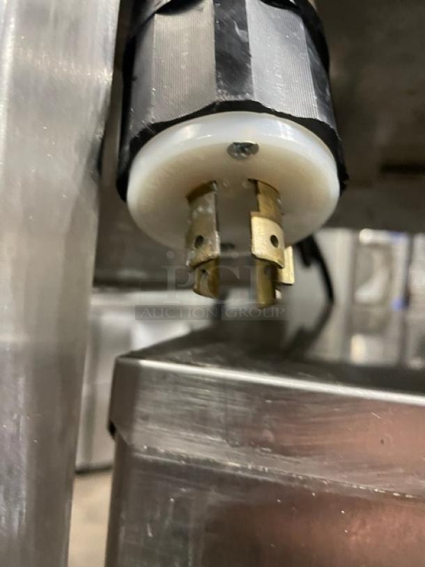 AccuTemp Evolution Series Commercial Stainless Steel Electric Powered 12 Pan Double Stacked Convection Steamer! Energy Star Certified! With Built In Pan Holding Racks! Model: E64803D14000200 SN: 48405! 440/480V 3 Phase! On Single Shelf Equipment Stand! - Image 11 of 11