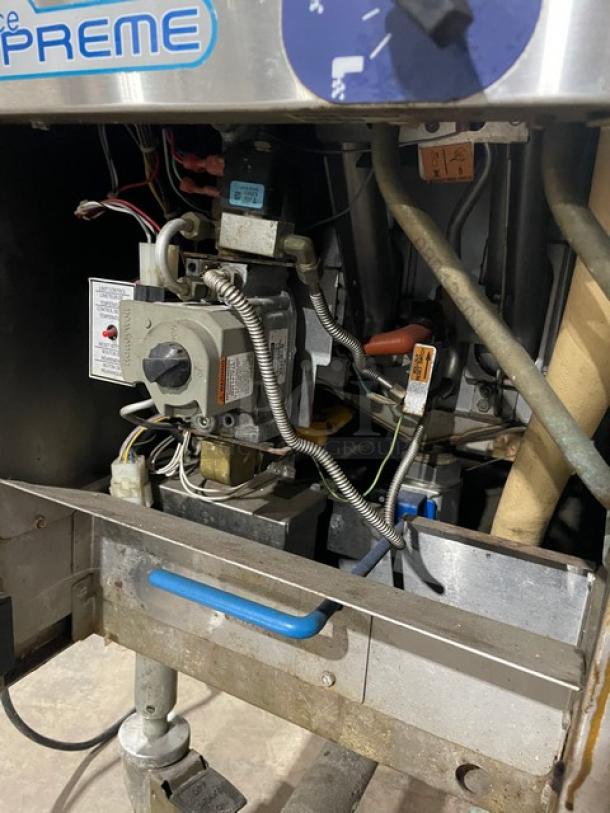 Pitco Solstice Supreme Series Commercial Stainless Steel Natural Gas Powered 12 Gal. Pasta Cooker/Rethermalizer! With Back Splash! With Digital Touch Controls! Model: SSPG14 SN: G15GC056302! On Casters! - Image 7 of 12