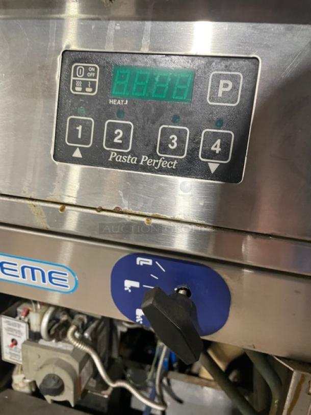 Pitco Solstice Supreme Series Commercial Stainless Steel Natural Gas Powered 12 Gal. Pasta Cooker/Rethermalizer! With Back Splash! With Digital Touch Controls! Model: SSPG14 SN: G15GC056302! On Casters! - Image 9 of 12