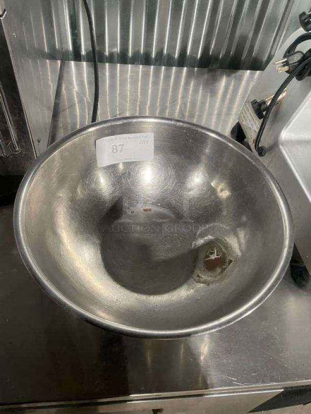 Commercial Stainless Steel Mixing/Prep Bowl! - Image 1 of 3
