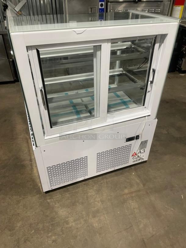 NEW! Scratch-N-Dent! Marchia Commercial White 36" Curved Glass Refrigerated Bakery Display Showcase! With Adjustable Glass Shelves! With LED Lighting! With Rear Sliding Glass Doors! Model: MB36-W SN: C-2400080320007! 110-120V! On Casters! - Image 3 of 7