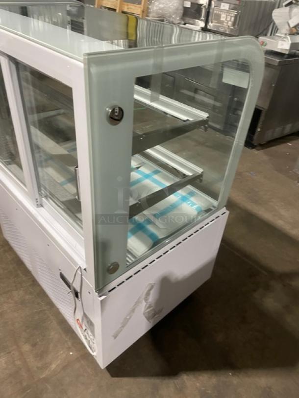 NEW! Scratch-N-Dent! Marchia Commercial White 36" Curved Glass Refrigerated Bakery Display Showcase! With Adjustable Glass Shelves! With LED Lighting! With Rear Sliding Glass Doors! Model: MB36-W SN: C-2400080320007! 110-120V! On Casters! - Image 4 of 7