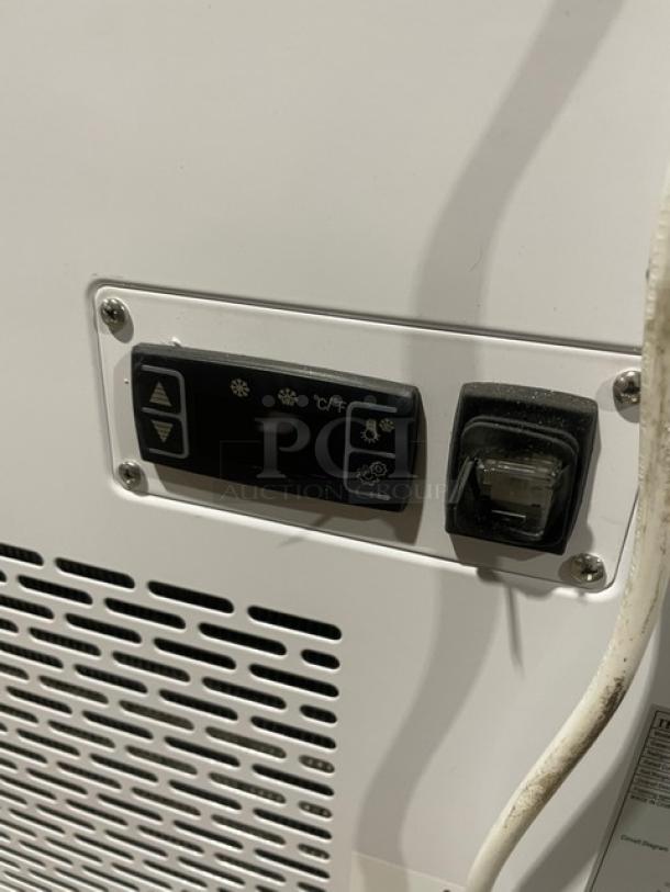 NEW! Scratch-N-Dent! Marchia Commercial White 36" Curved Glass Refrigerated Bakery Display Showcase! With Adjustable Glass Shelves! With LED Lighting! With Rear Sliding Glass Doors! Model: MB36-W SN: C-2400080320007! 110-120V! On Casters! - Image 6 of 7