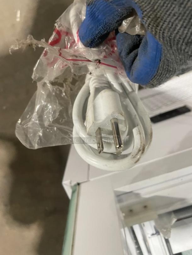 NEW! Scratch-N-Dent! Marchia Commercial White 36" Curved Glass Refrigerated Bakery Display Showcase! With Adjustable Glass Shelves! With LED Lighting! With Rear Sliding Glass Doors! Model: MB36-W SN: C-2400080320007! 110-120V! On Casters! - Image 7 of 7