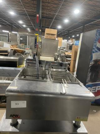APW Wyott Commercial Stainless Steel Electric Powered Countertop Split-Tank Deep Fat Fryer! With Back Splash & Individual Controls! With Fry Basket! Model: HEF-20Ti SN: 1103619090001! 208/240V 1 Phase! On Legs!