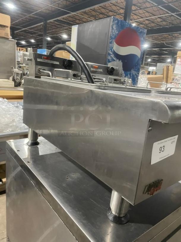 APW Wyott Commercial Stainless Steel Electric Powered Countertop Split-Tank Deep Fat Fryer! With Back Splash & Individual Controls! With Fry Basket! Model: HEF-20Ti SN: 1103619090001! 208/240V 1 Phase! On Legs! - Image 2 of 7