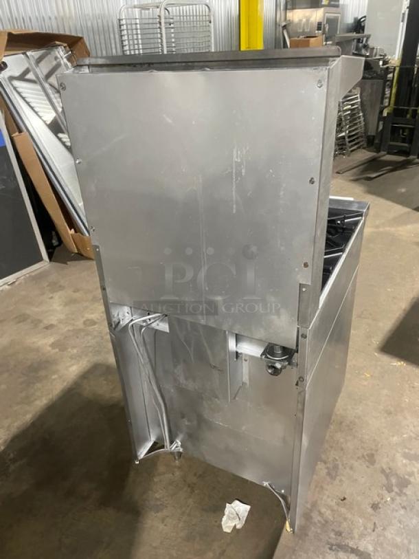 Garland Commercial Stainless Steel Natural Gas Powered 4 Burner Range/Oven Combo! With Back Splash & Overhead Salamander Shelf! With Wire Oven Rack! Model: H28 SN: 0701100159611! On Legs! - Image 4 of 10