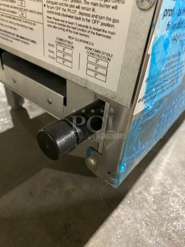NEW! Scratch-N-Dent! Venancio! Late Model! Rocket Cooking Series Commercial Stainless Steel Natural Gas Powered Countertop Flat Griddle! With Thermostatic Controls! With Back & Side Splash! On Legs! - Image 7 of 7