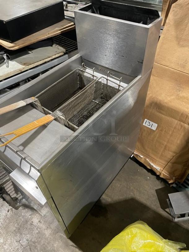 Imperial Commercial Stainless Steel Natural Gas Powered Deep Fat Fryer! With Back Splash! With Frying Baskets! On Legs! - Image 3 of 8