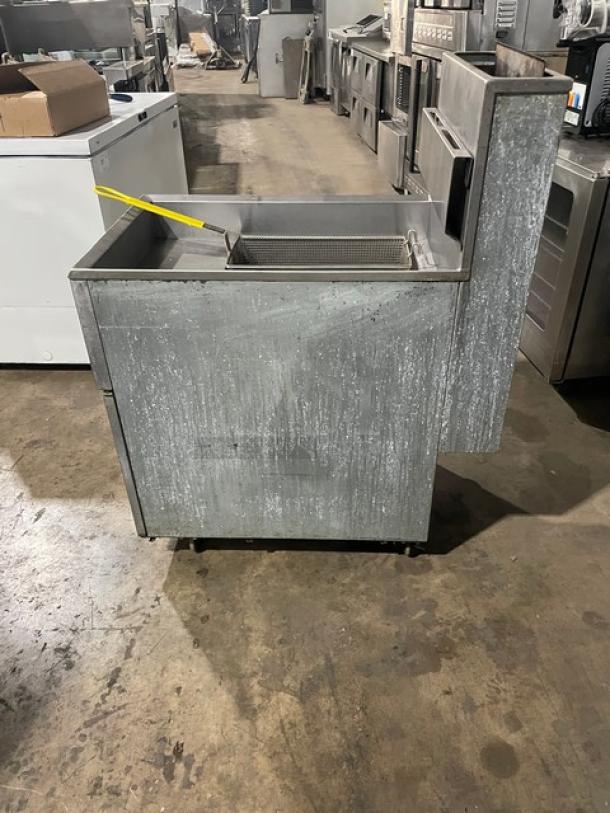 Sweet! Late Model 2021 Pitco Commercial Stainless Steel Natural Gas Powered Deep Fat Fryer! With Backsplash & Basket Hanger! With Frying Basket! Model: 65C+ SN: G21FA036338! On Casters! Working When Removed! - Image 2 of 9