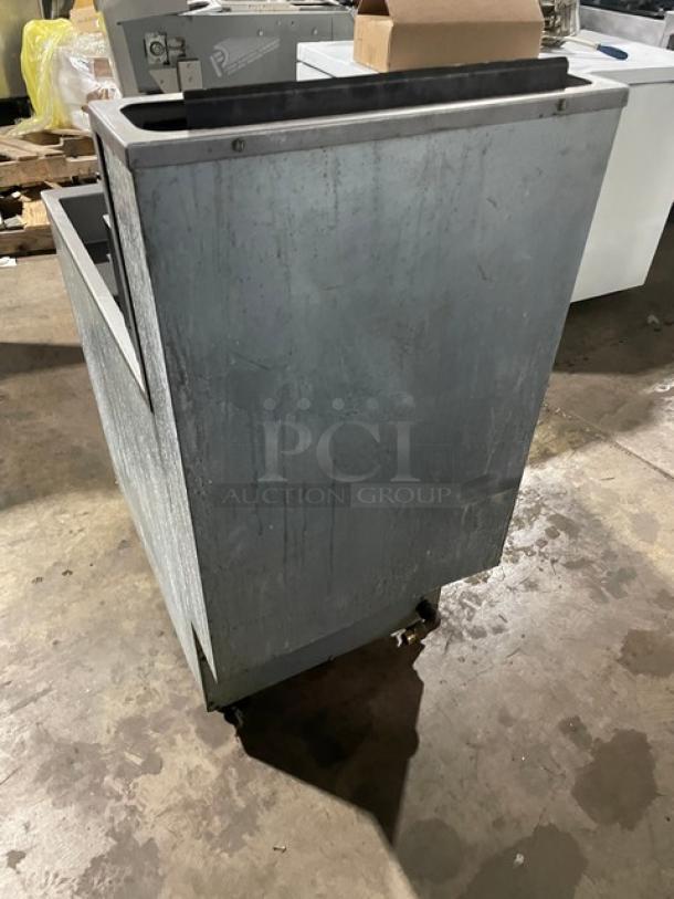 Sweet! Late Model 2021 Pitco Commercial Stainless Steel Natural Gas Powered Deep Fat Fryer! With Backsplash & Basket Hanger! With Frying Basket! Model: 65C+ SN: G21FA036338! On Casters! Working When Removed! - Image 3 of 9
