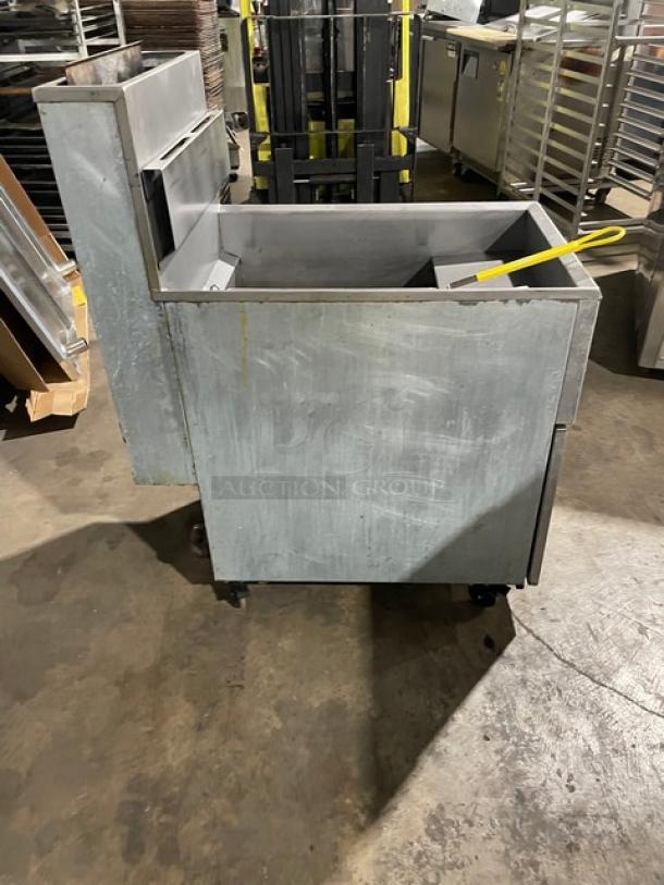 Sweet! Late Model 2021 Pitco Commercial Stainless Steel Natural Gas Powered Deep Fat Fryer! With Backsplash & Basket Hanger! With Frying Basket! Model: 65C+ SN: G21FA036338! On Casters! Working When Removed! - Image 4 of 9