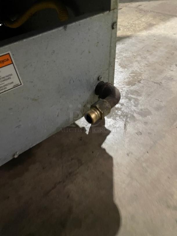 Sweet! Late Model 2021 Pitco Commercial Stainless Steel Natural Gas Powered Deep Fat Fryer! With Backsplash & Basket Hanger! With Frying Basket! Model: 65C+ SN: G21FA036338! On Casters! Working When Removed! - Image 9 of 9