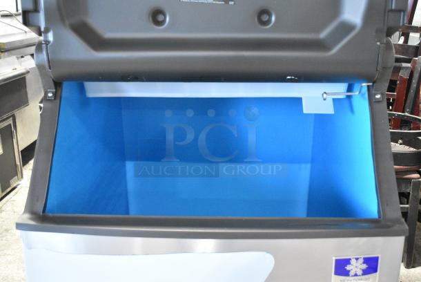 BRAND NEW SCRATCH AND DENT! 2024 Manitowoc IDT0500A-161 Metal Commercial Ice Head on Manitowoc D570 Commercial Ice Bin. 115 Volts, 1 Phase. - Image 5 of 8