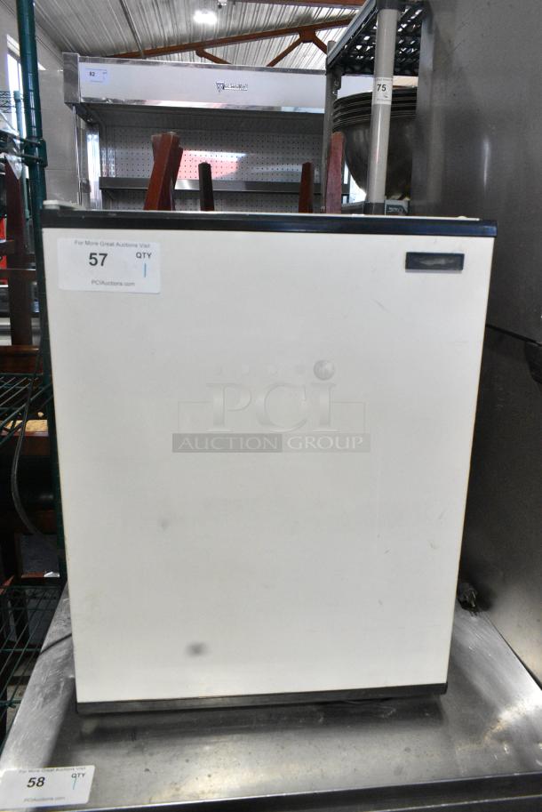 Whirlpool EL03CCXW Mini Cooler. 115 Volts, 1 Phase. Tested and Working! - Image 1 of 6
