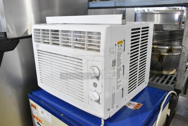 General Electric GE AHTC05AAQ1 Window Mount Air Conditioner. 115 Volts, 1 Phase. Tested and Working! - Image 4 of 8