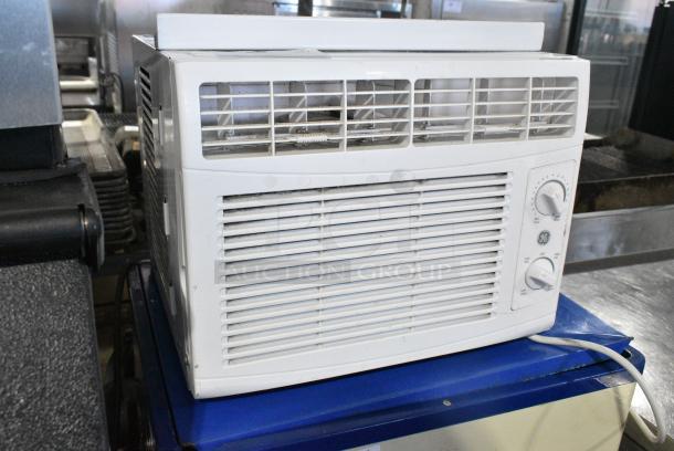 General Electric GE AHTC05AAQ1 Window Mount Air Conditioner. 115 Volts, 1 Phase. Tested and Working! - Image 5 of 8