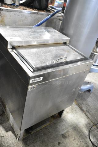 Glastender ST24-S Stainless Steel Commercial Bottle Cooler w/ Sliding Lid. 115 Volts, 1 Phase. Tested and Powers On But Does Not Get Cold